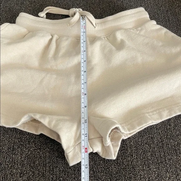 YoungLA a Woman’s Cream Ribbed waistband Drawstring and pockets Shorts Sz Small - Picture 9 of 10